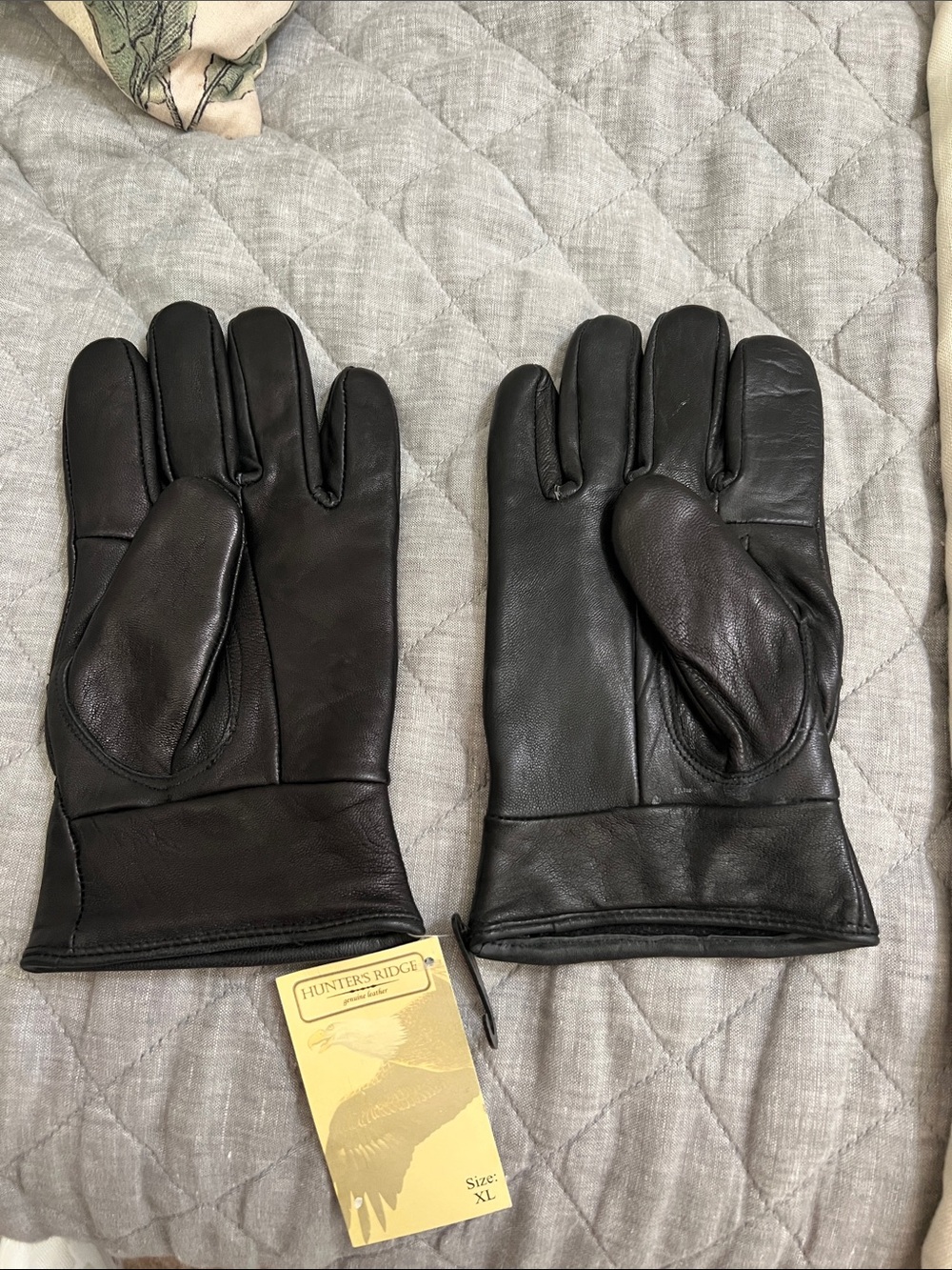 Hunter Men’s Black Leather Gloves — Classic Winter Driving Gloves